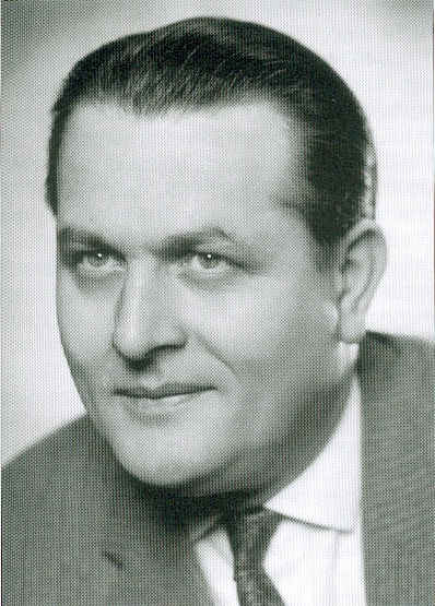 Porträtfoto von Werner Figgen in schwarz-weiß