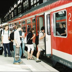Deutsche Bahn, Fahrgäste beim Einstieg