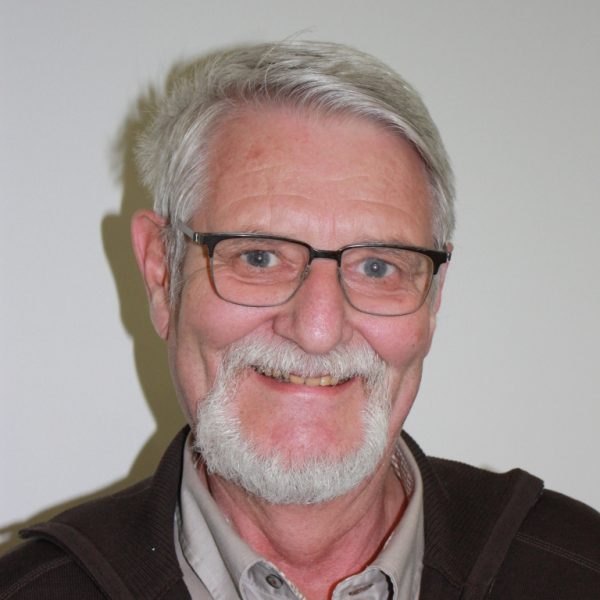 Porträtfoto von Dr. Joachim Teubel