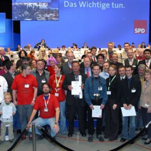 Gruppenbild der Preisträger des Dröscher Preis während des Bundesparteitages in Bochum am 19. 11. 03