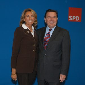 Gudrun Hock und Gerhard Schröder