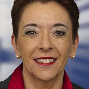 Portrait Lale Akgüen
