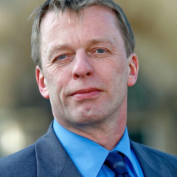 Porträtfoto von Burkhard Mast-Weisz