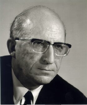 Porträtfoto von Heinz Kühn