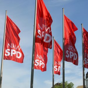 Fahnen der NRWSPD in Duisburg