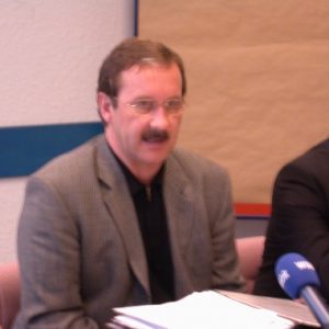 Harald Schartau während der Pressekonferenz Landesvorstand in Duisburg am 16. 11. 02