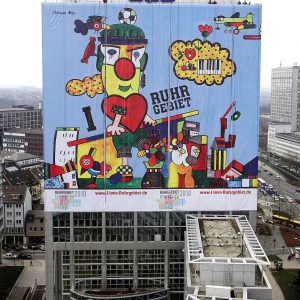 Otmar Alts Riesenbild wirbt am RAG-Gebäude für die Kulturhaupstadt