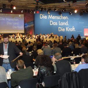 Plenum der Landesdelegiertenkonferenz am 16. 03. 02 in Düsseldorf