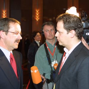 Interview mit Harald Schartau während der Landesdelegiertenkonferenz am 16. 03. 02 in Düsseldorf
