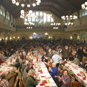 Politischer Aschermittwoch 2003 in Schwerte, Blick von der Bühne in den Saal