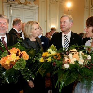 Kurt Beck, Hannelore Kraft, Avi Primor und Christina Rau (von links) würdigten mit weiteren 300 Gästen das Lebenswerk