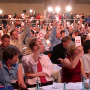 Abstimmung der Deligierten während des Bundesparteitages am 01. 06. 03
