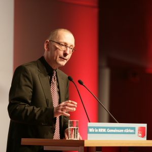 Dr. Uwe Becker