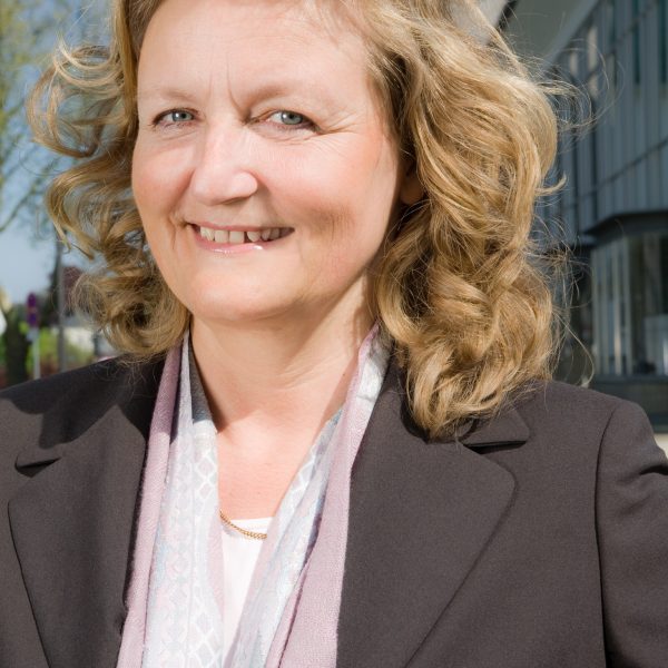 Porträtfoto von Iris Preuß-Bucholz