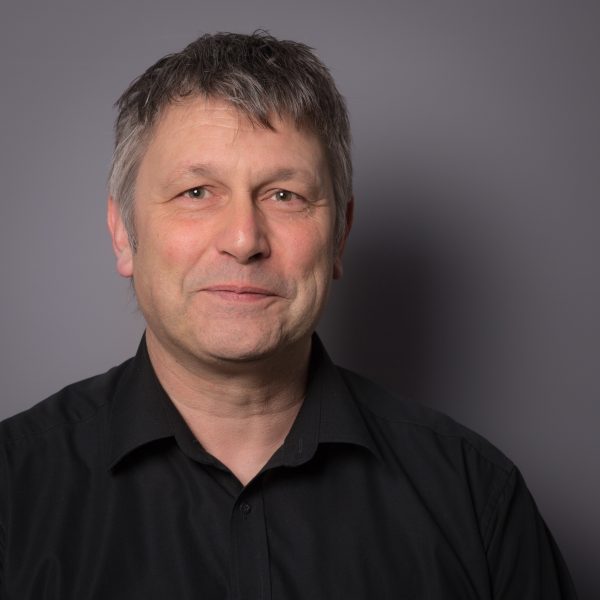 Porträtfoto von Jörg Biesterfeld