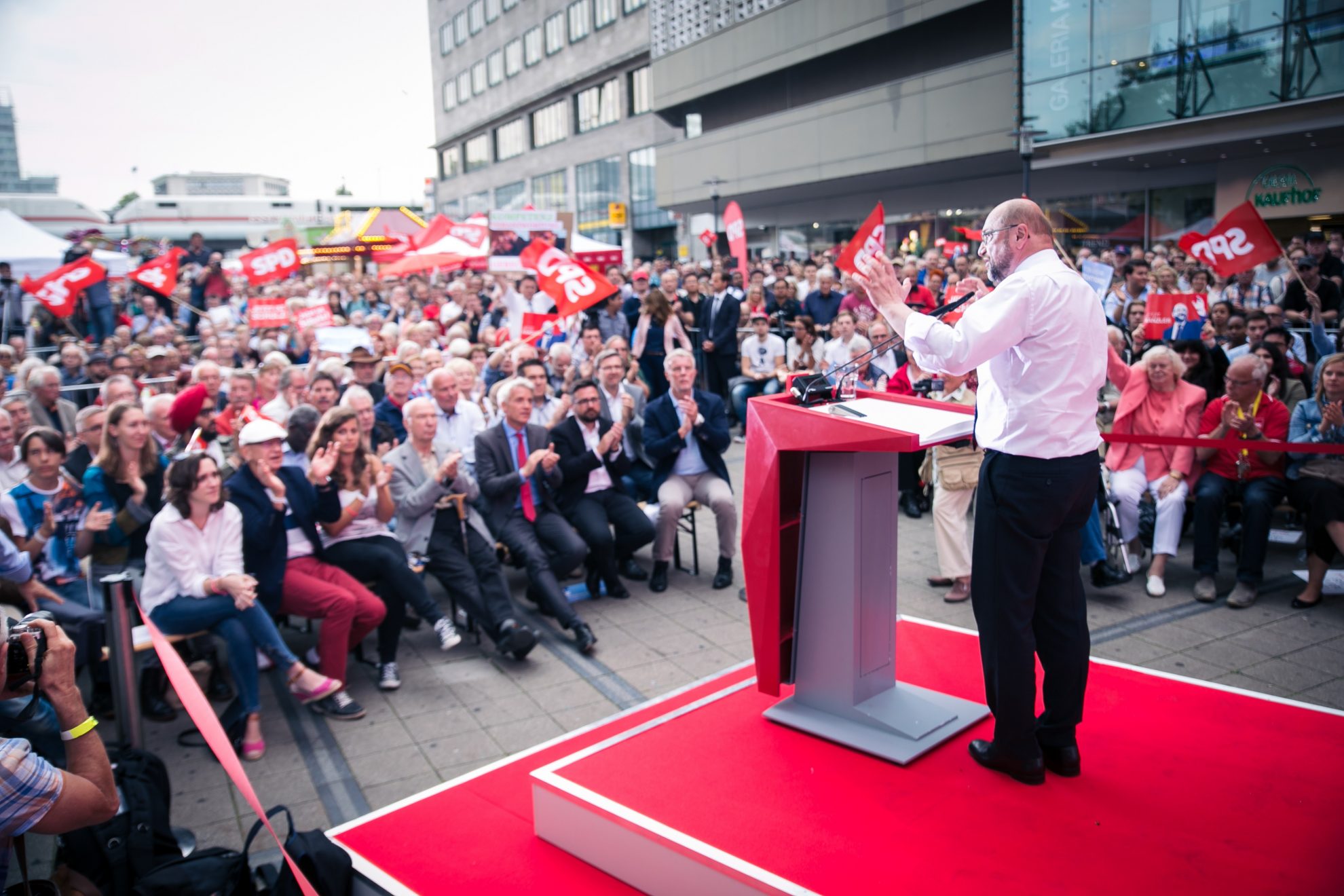 Martin Schulz hält eine Rede bei einer Kundgebung in Essen