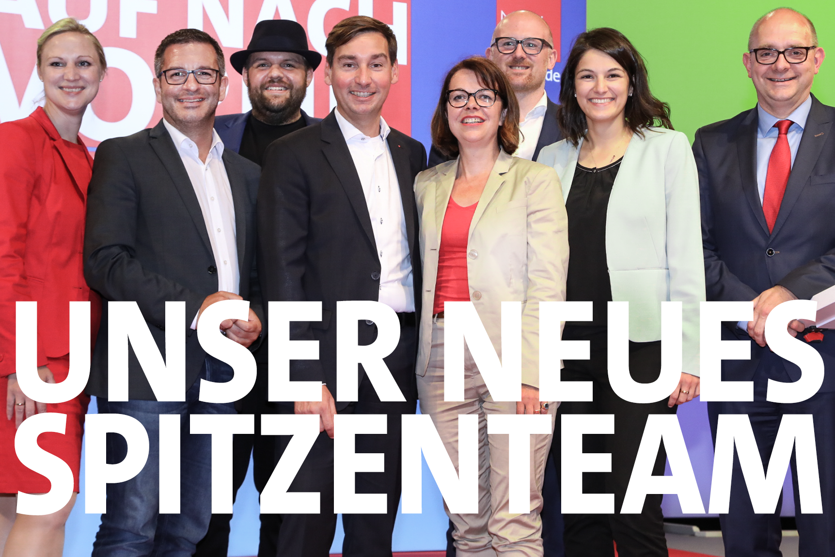 Gruppenfoto des Präsidiums mit dem. Schriftzug "Unser neues Spitzenteam"