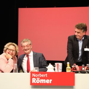 Norbert Römer, Svenja Schulze und Michael Groschek am Podium