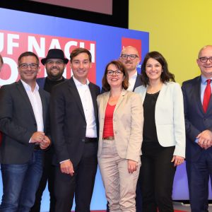 Gruppenfoto des Präsidiums der NRWSPD