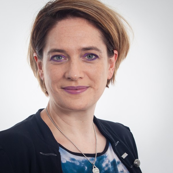 Porträtfoto von Jennifer Schug