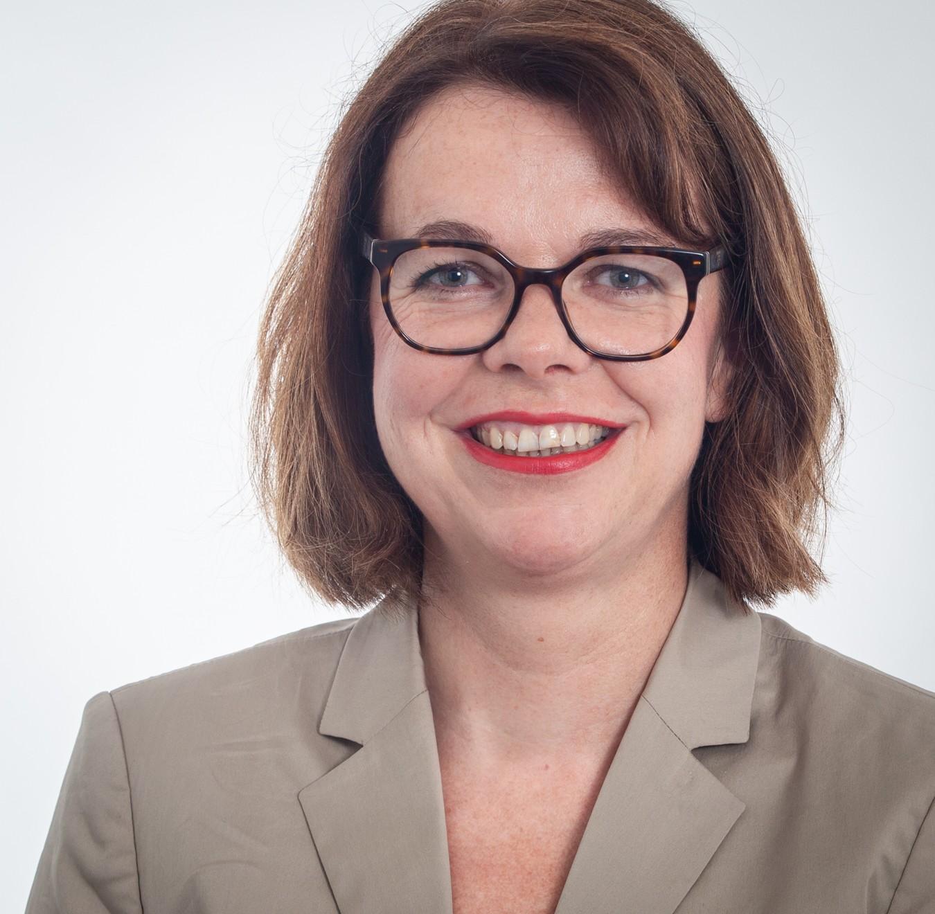 Porträtfoto von Nadja Lüders