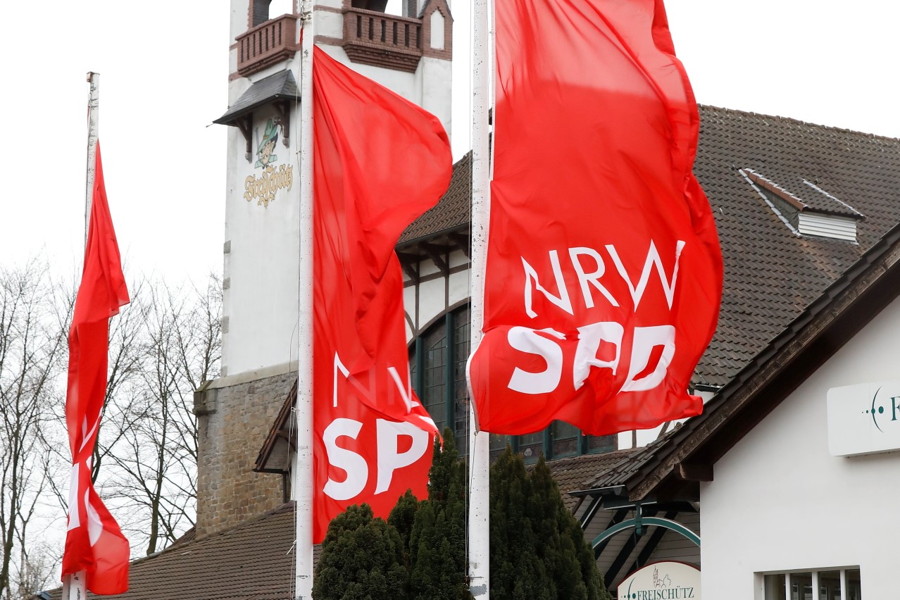 Flaggen der NRWSPD