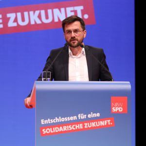 Thomas Kutschaty bei seiner Rede auf dem außerordentlichen Landesparteitag 2019 in Bochum