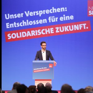 Felix Heinrichs bei seiner Rede auf dem außerordentlichen Landesparteitag 2019 in Bochum